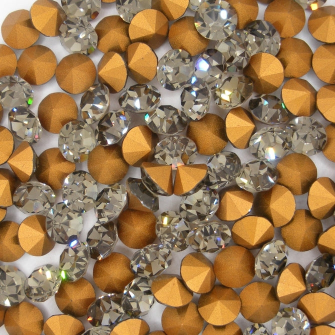 SS30 Chaton in Black Diamond (Vintage Swarovski)