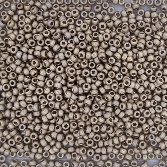 0193F - 2g Size 11/0 Miyuki seed beads in Matt 24kt Gold Light Plated
