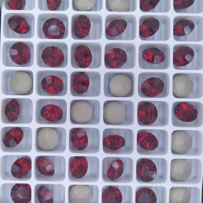 SS39 or 8.3mm Chaton Maxima in Siam (Preciosa)