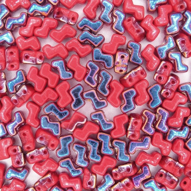 25 x Z beads in Opaque Cherry Red Sliperit