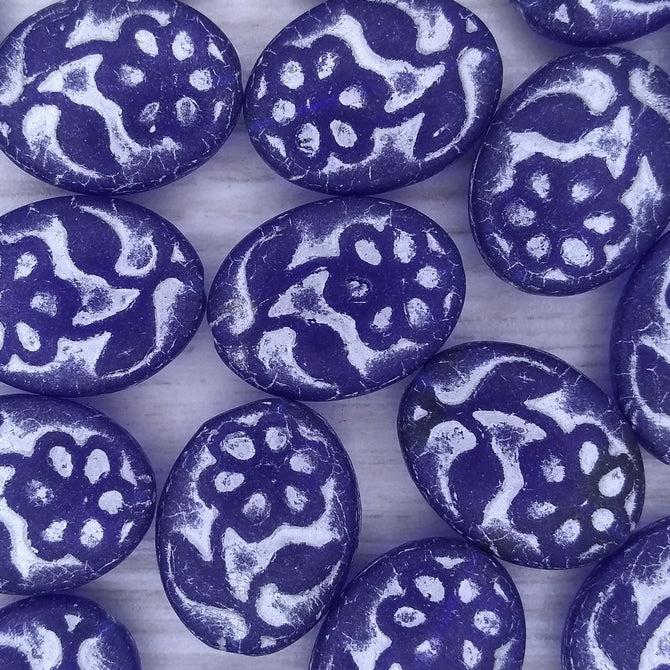 2 x ovals in Matt Sapphire with Silver Flowers (21x16mm)
