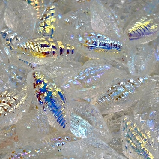 8 x Mitre shells in Crystal AB (16x8mm)