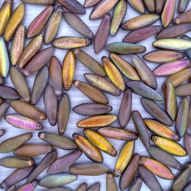 10 x daggers in etched Magic Copper (5x16mm)