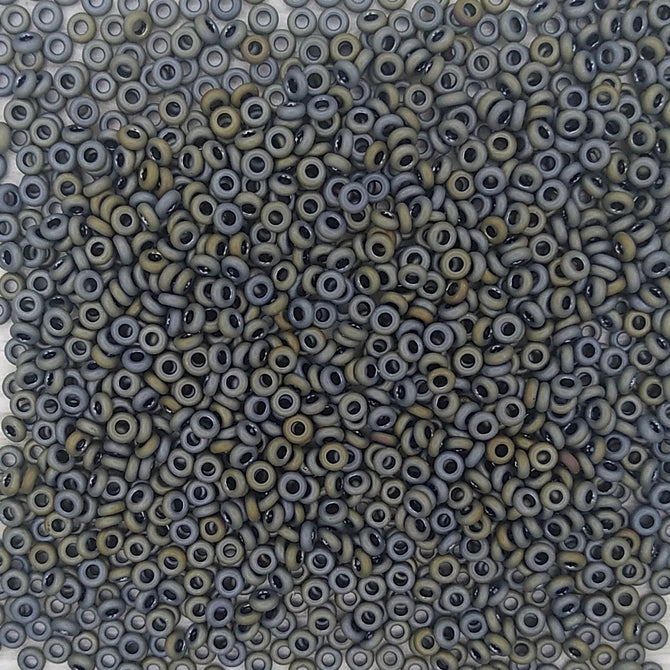 0613 - 5g Size 8/0 Toho Demi seed beads in Matt Grey Iris