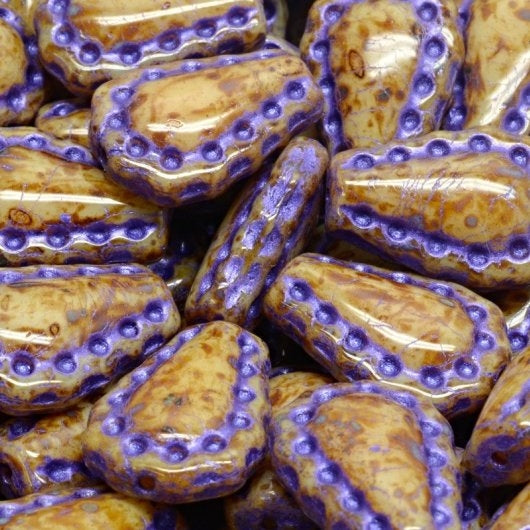 4 x Lacy Tear drops in Opaque Beige Picasso with Dark Blue (17x12mm)