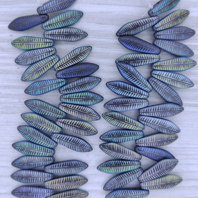 25 x Laser etched 2 hole daggers in Matt Black with Feather (5x16mm)