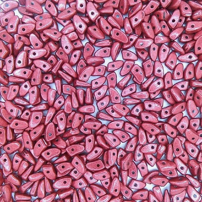 50 x CzechMate prongs in Saturated Metallic Aurora Red