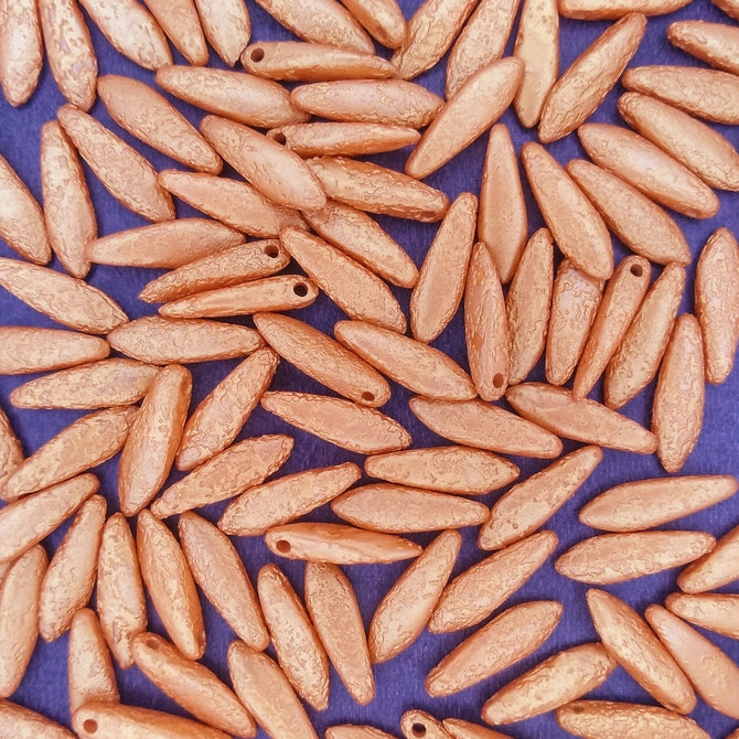 10 x daggers in etched Metallic Gold (5x16mm)
