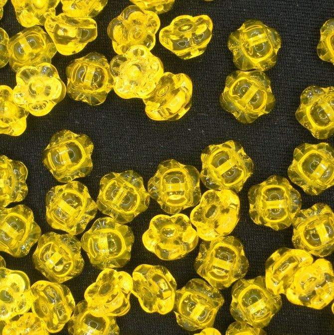 10 x 8mm top drilled flowers in Yellow