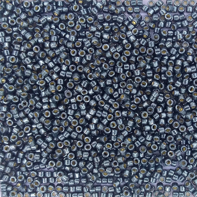 DB2507 - 5g Size 11/0 delicas in Duracoat Galvanised Black Moss