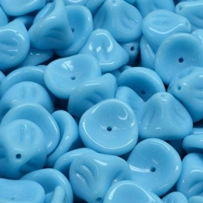 10 x Daylily flowers in Turquoise (10x8mm)