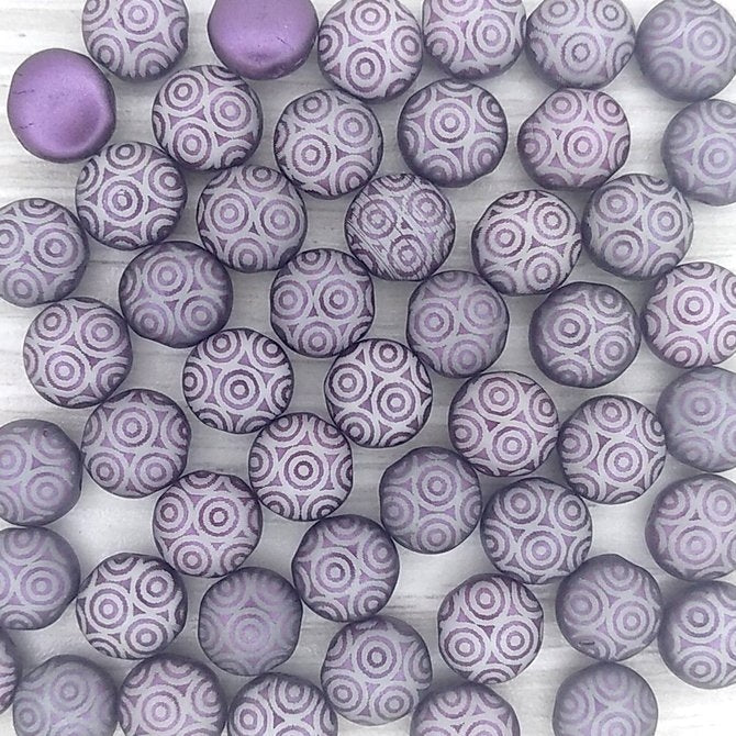 10 x 8mm candy beads in Pastel Bordeaux with laser etched circles