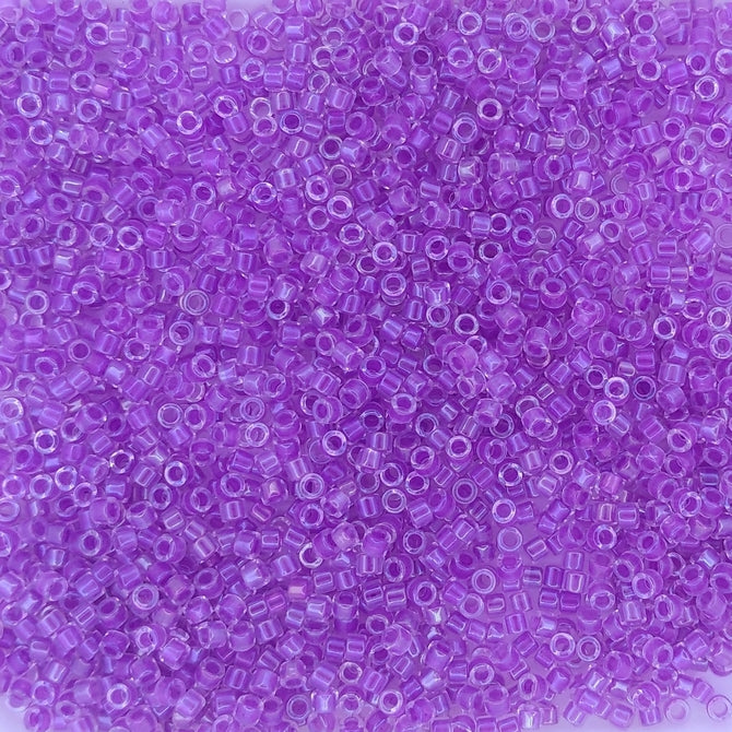 DB0073 - 5g Size 11/0 delicas in Magenta lined Crystal AB