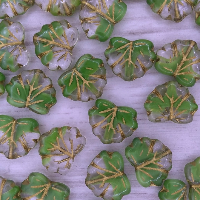 10 x Maple leaves in Green/Crystal with Gold veins (13x11mm)