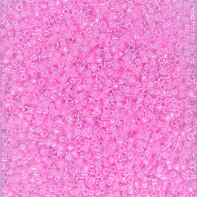 DB0245 - 1g Size 11/0 delicas in Cotton Candy Pink Ceylon