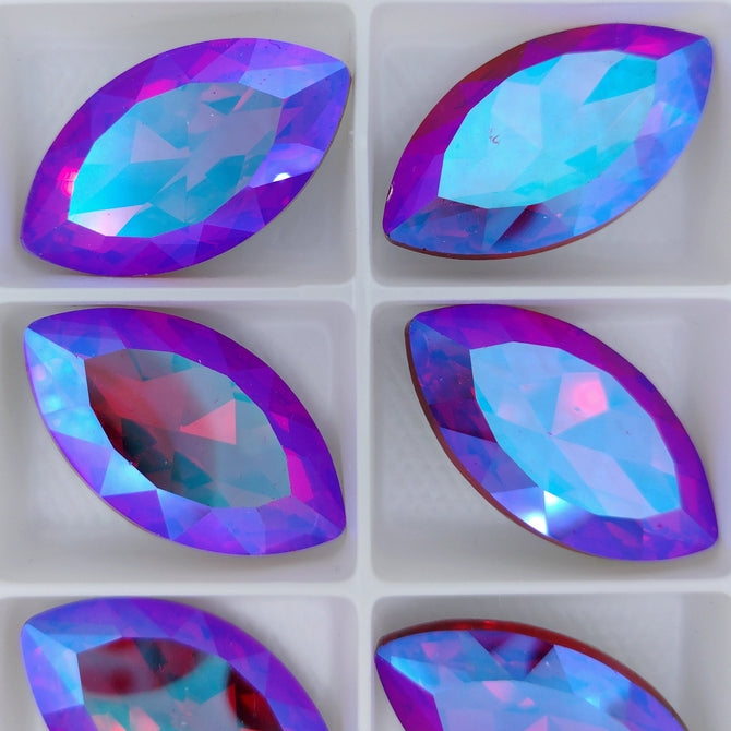 32x17mm Classical Navette in Light Siam Shimmer (Aurora)