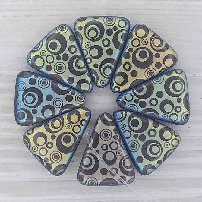 8 x Black triangles with laser etched dots and circles (18x14mm)