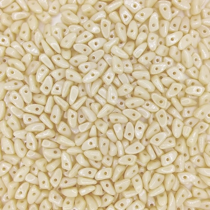 50 x CzechMate prongs in Opaque Champagne Lustre