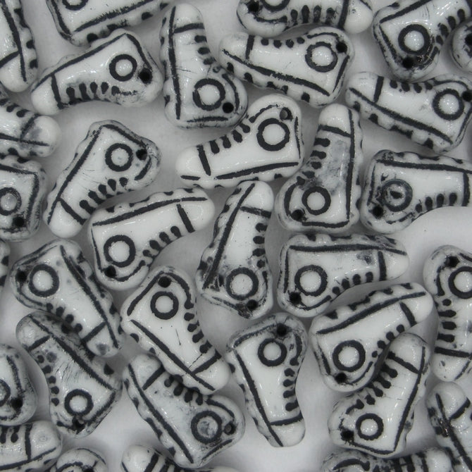 Pair of 15mm shoe beads in Black and Chalk White
