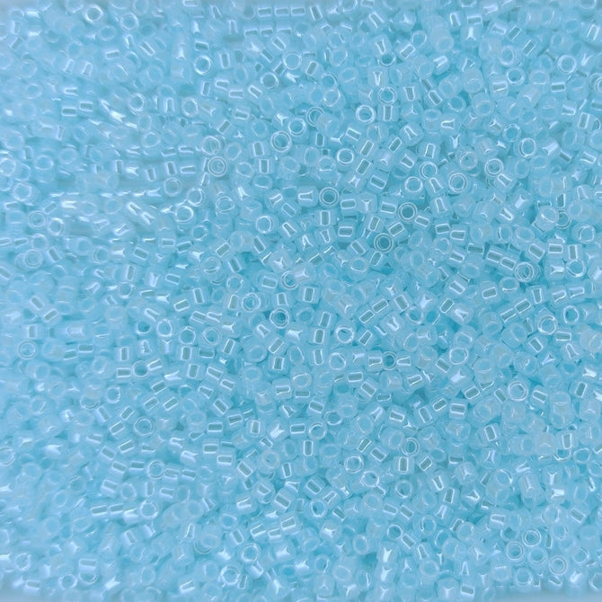 DB0239 - 5g Size 11/0 delicas in Light Aqua Ceylon