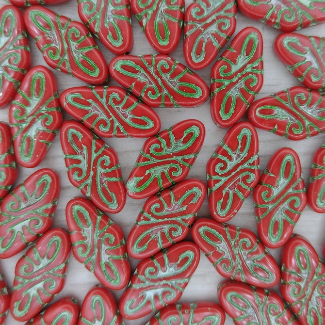 4 x Arabesque beads in Coral/Green (19x9mm)