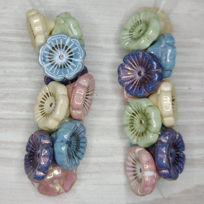 10 x 14mm top drilled flowers in Picasso colours