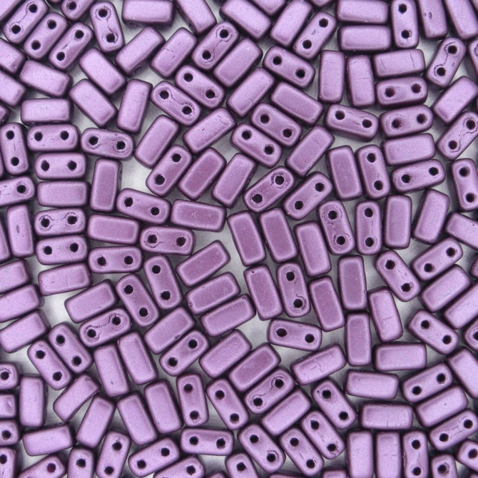 50 x CzechMate bricks in Purple Velvet Pearl
