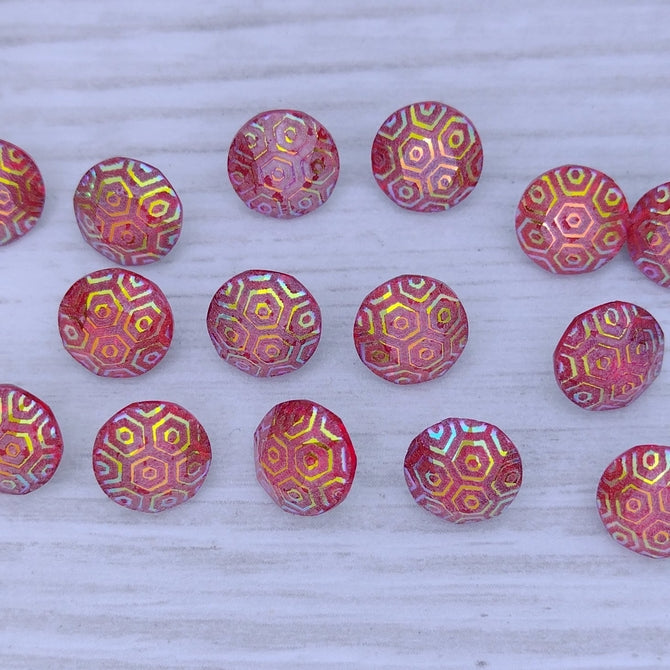 8mm Aurora chaton in Hyacinth with laser etched Small Hexagons