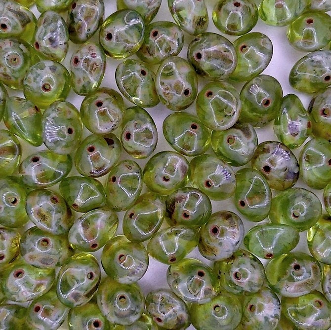 10 x UFO beads in Peridot Picasso