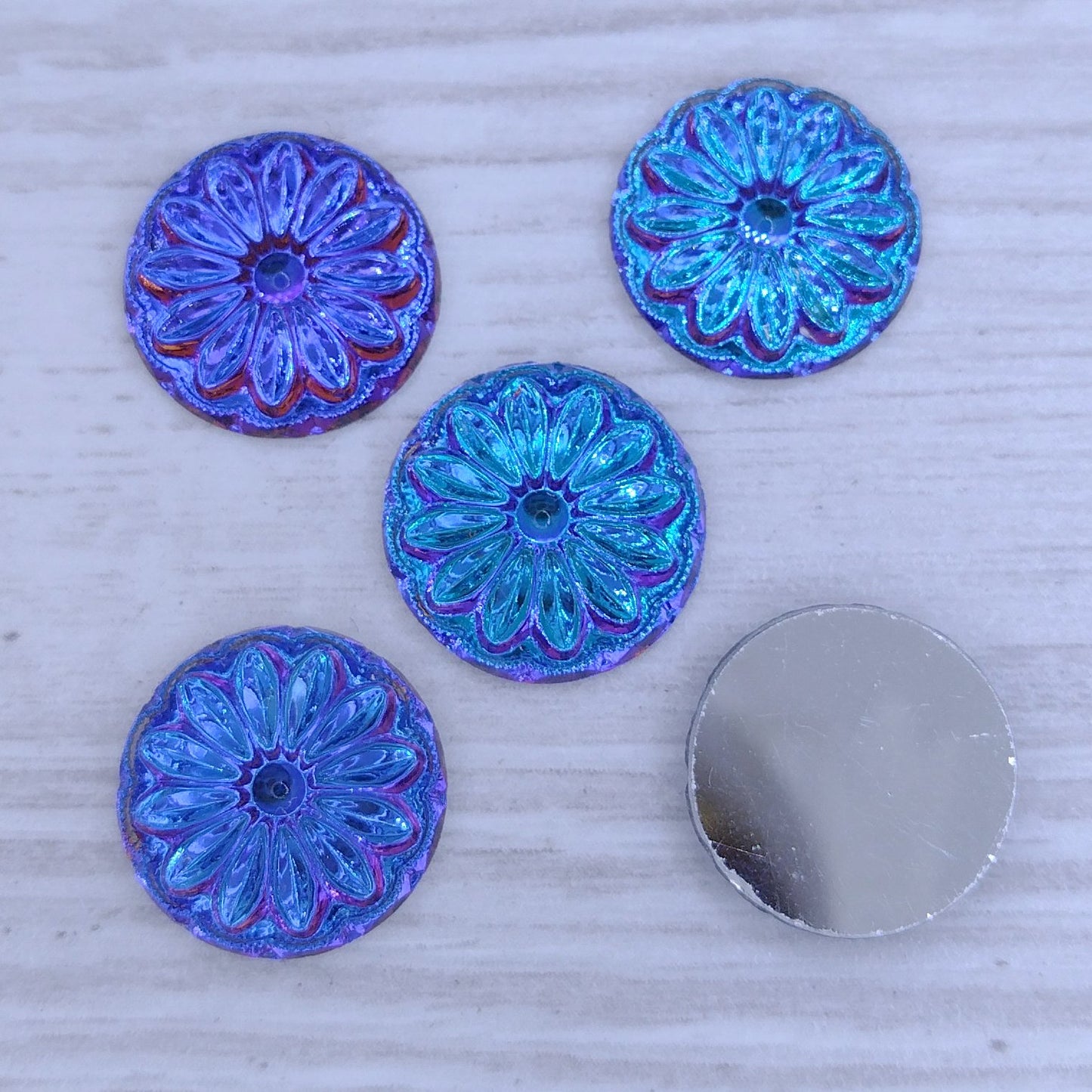 2351 - 13.5mm Cabochon in Light Bermuda