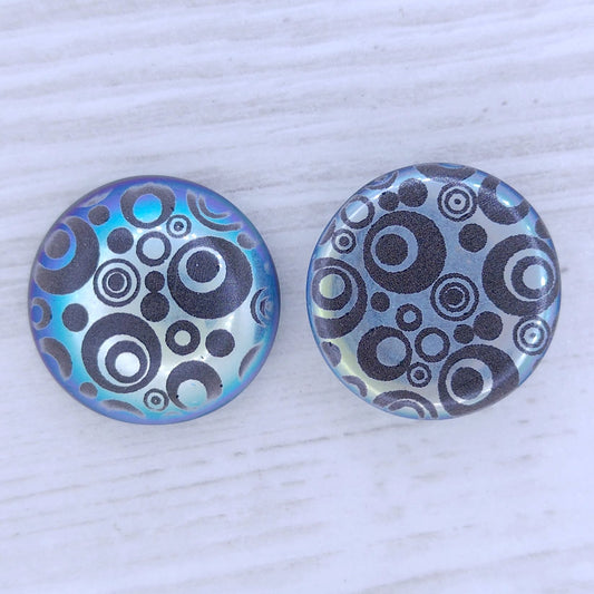 18mm Flatback Cabochon in Black with Dots