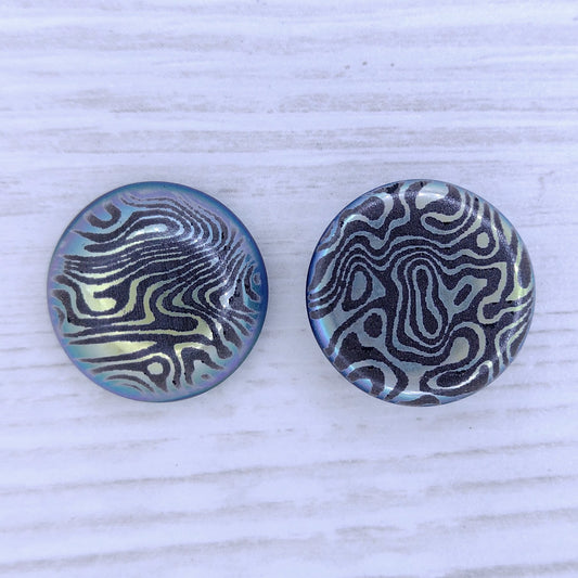 18mm Flatback Cabochon in Black with Contours