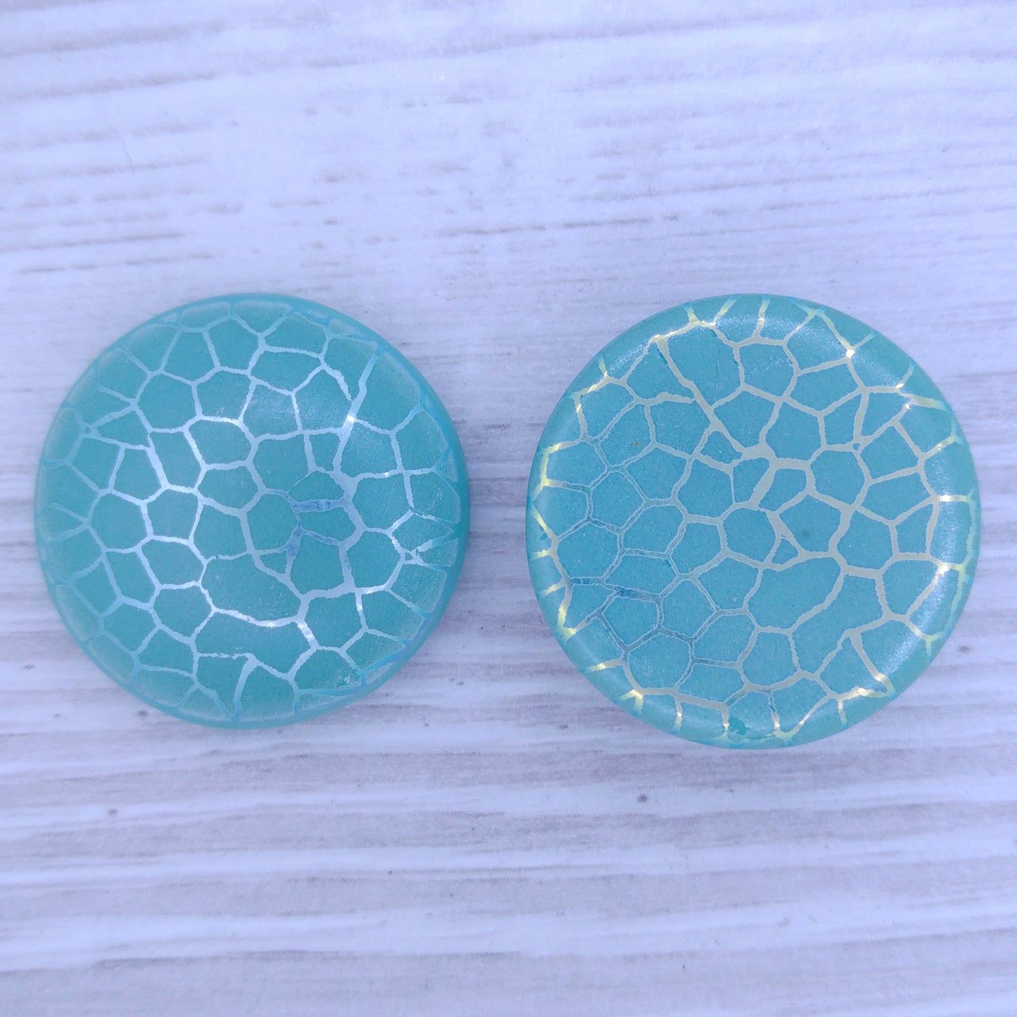 25mm Flatback Cabochon in Jade with Giraffe