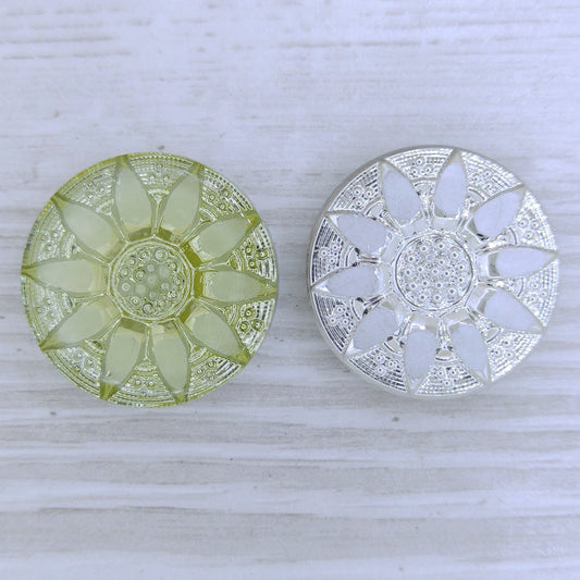 2932 - 23mm Flower cabochon in Light Yellow