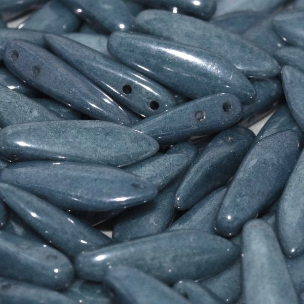 10 x two hole daggers in Chalk White/Baby Blue Lustre (5x16mm)