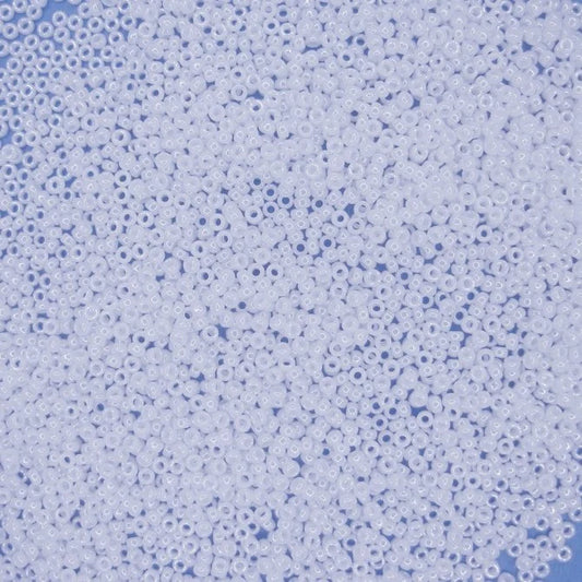 0528 - 25g Size 15/0 Miyuki seed beads in White Pearl Ceylon