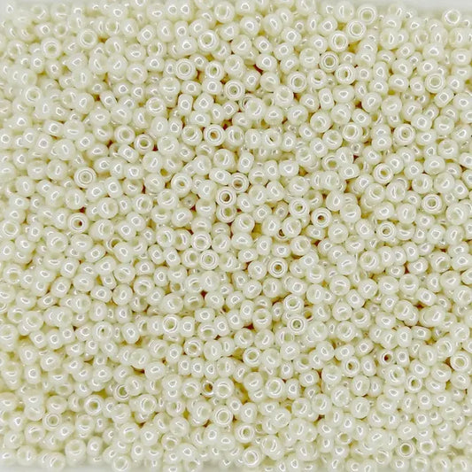 0440 - 10g Size 11/0 Miyuki seed beads in Ceylon Ivory Pearl
