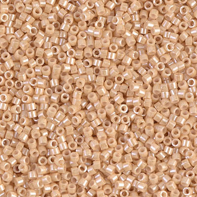DB0205 - 25g Size 11/0 delicas in Light Caramel Ceylon