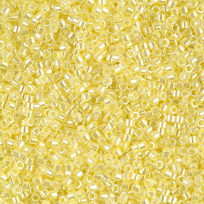 DB0232 - 5g Size 11/0 delicas in Light Lemon Ice Ceylon