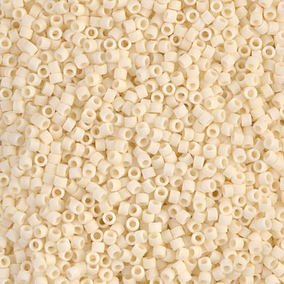 DB0762 - 1g Size 11/0 delicas in Matt Opaque Cream
