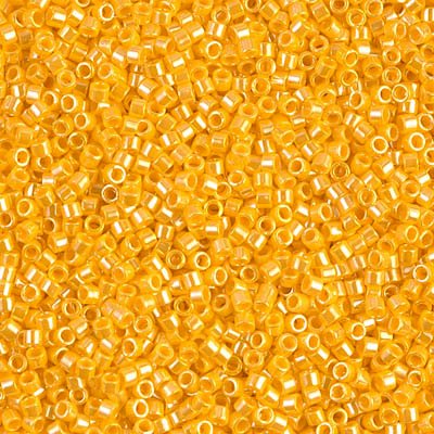 DB1562 - 1g Size 11/0 delicas in Opaque Canary Lustre