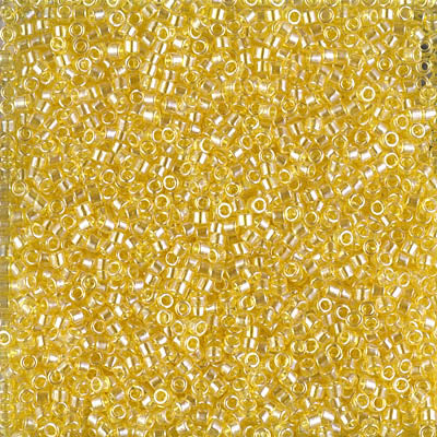 DB1886 - 5g Size 11/0 delicas in Transparant Yellow Lustre