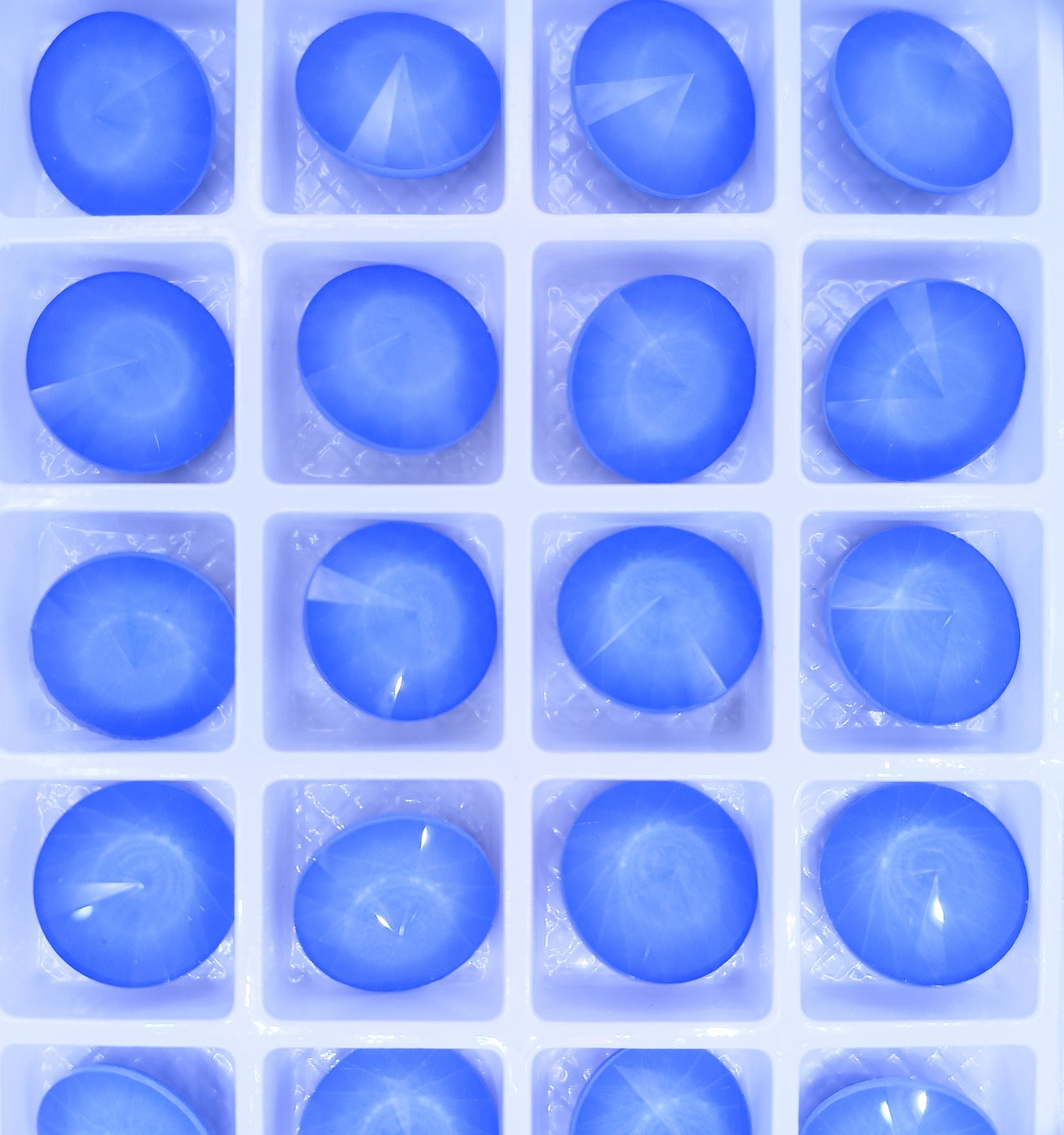14mm rivoli in Crystal Light Blue (Aurora)