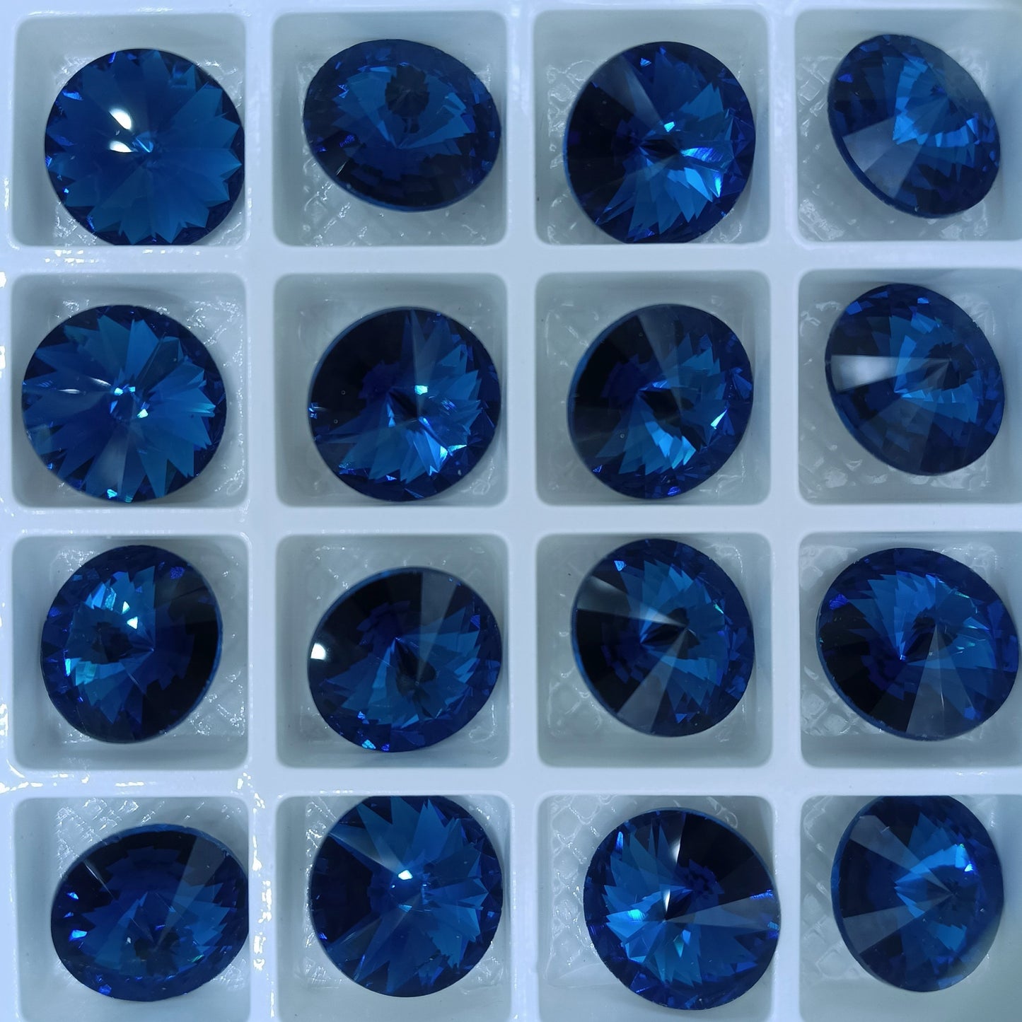 14mm rivoli in Blue Zircon (Aurora)