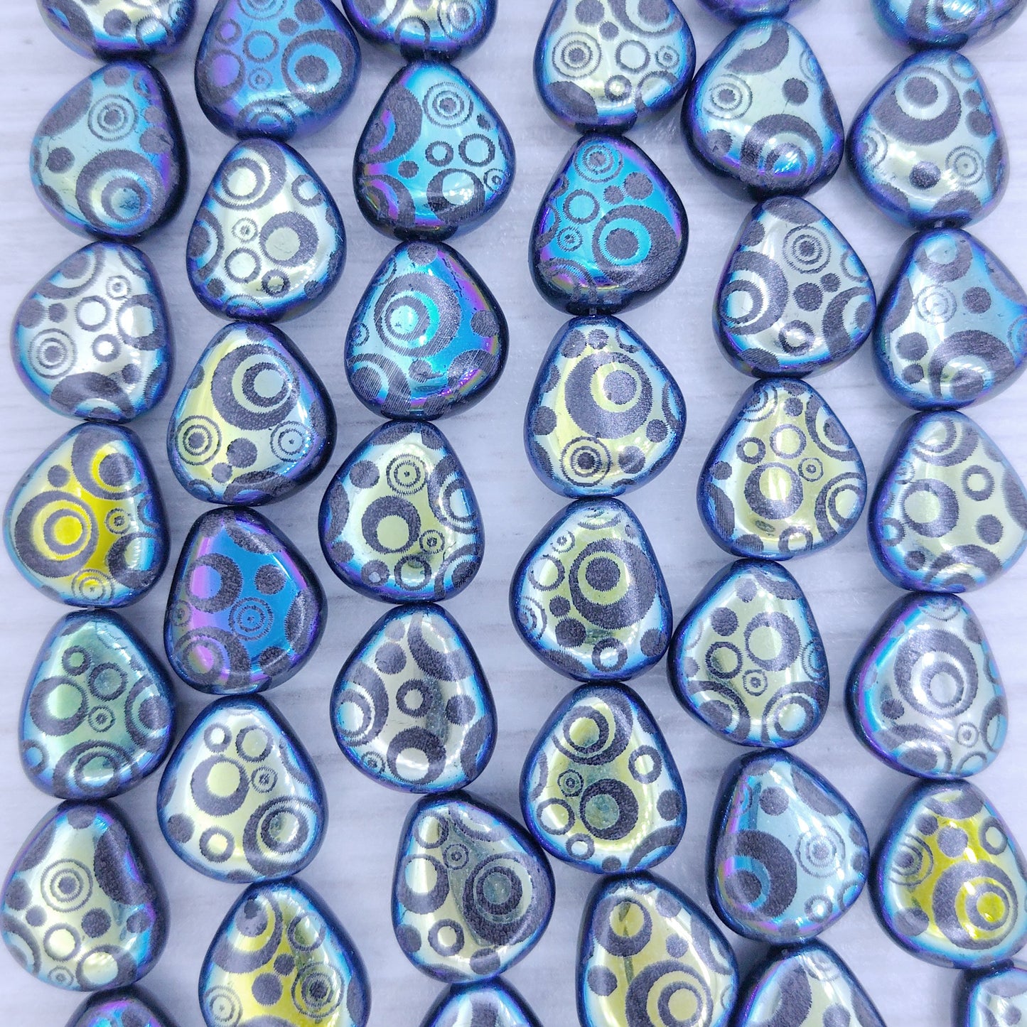 12 x drops in Black drops with laser etched spots (12x11mm)