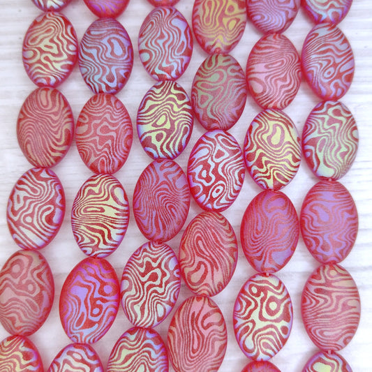8 x oval beads in matt red with laser etched contours (16x12mm)
