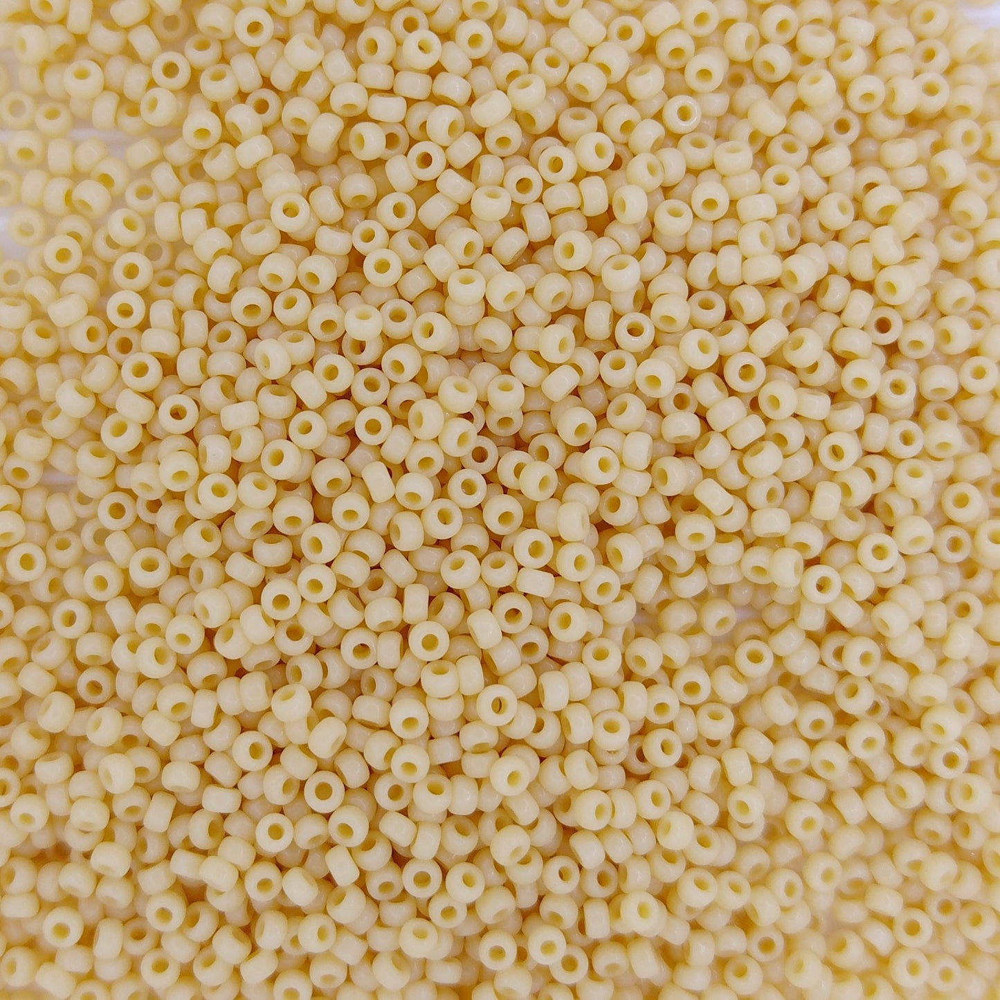 0493 - 5g Size 15/0 Miyuki seed beads in Opaque Pear