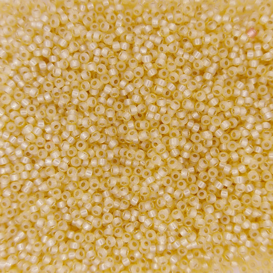 4235 - 25g Size 15/0 Miyuki seed beads in Duracoat Silver lined Light Yellow