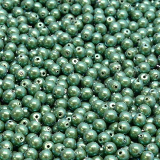 50 x 3mm round pearls in Pearlescent Green