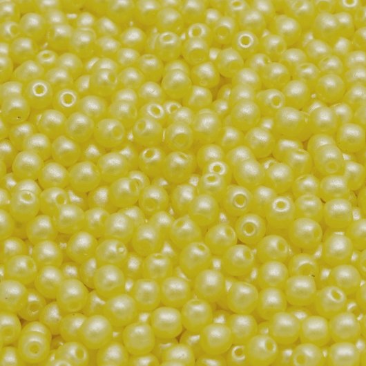 50 x 3mm round beads in Pearl Shine Lemon